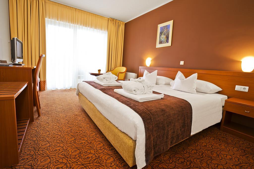 Spa & Wellness Hotel Pinia Malinska Δωμάτιο φωτογραφία