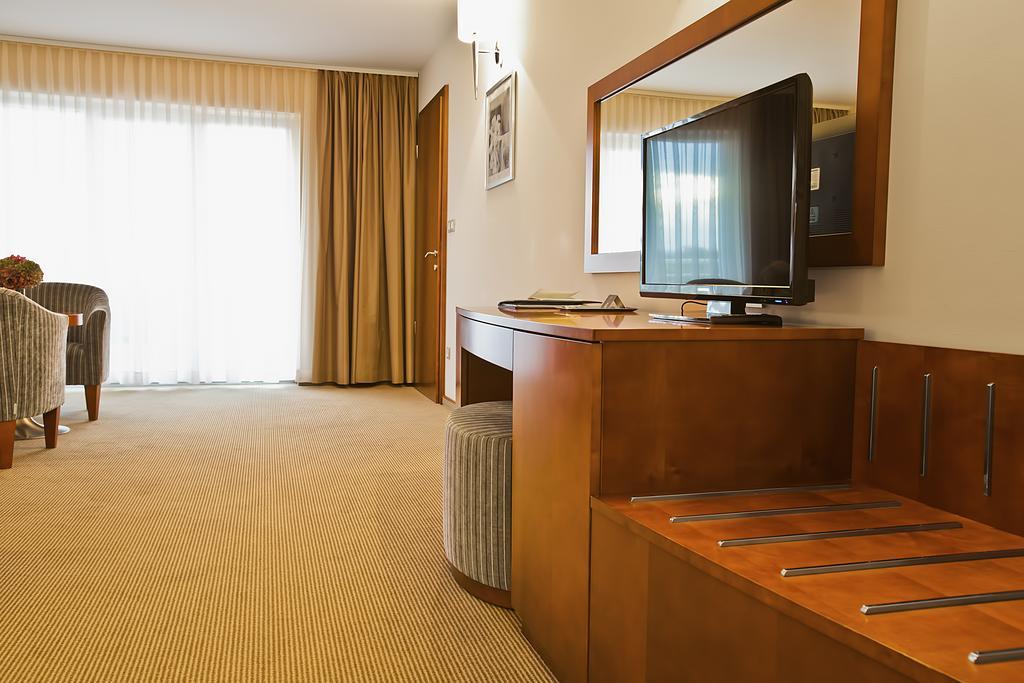 Spa & Wellness Hotel Pinia Malinska Δωμάτιο φωτογραφία